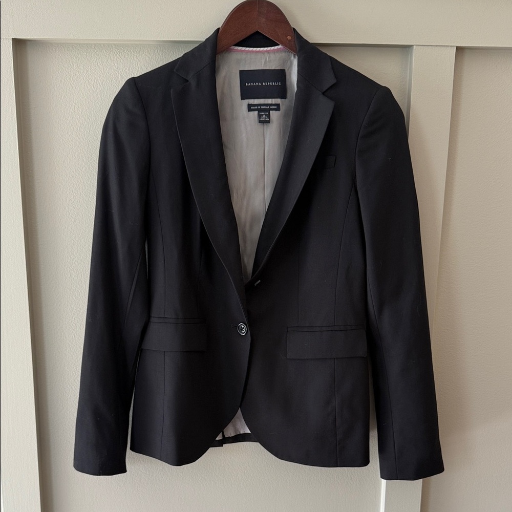 Banana Republic Black Button Suit Blazer Shoulder Pads